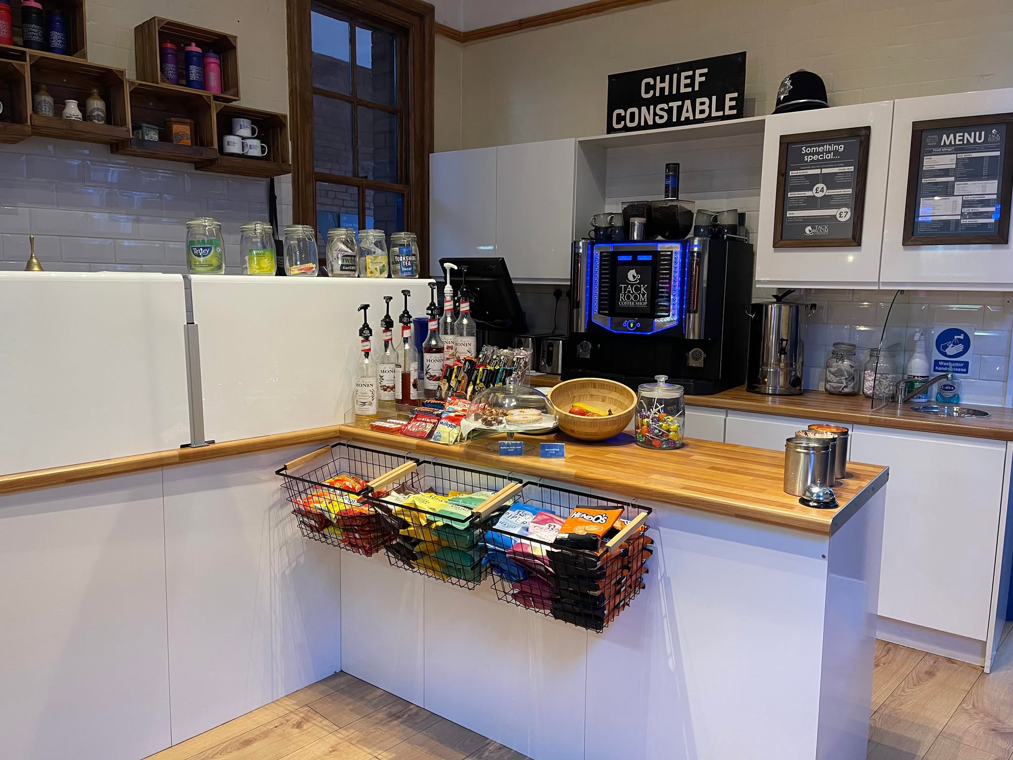 329609300_1382793679228051_386882215754595331_n